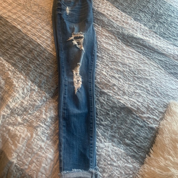 SOLD Ripped Jeans - Picture 5 of 5